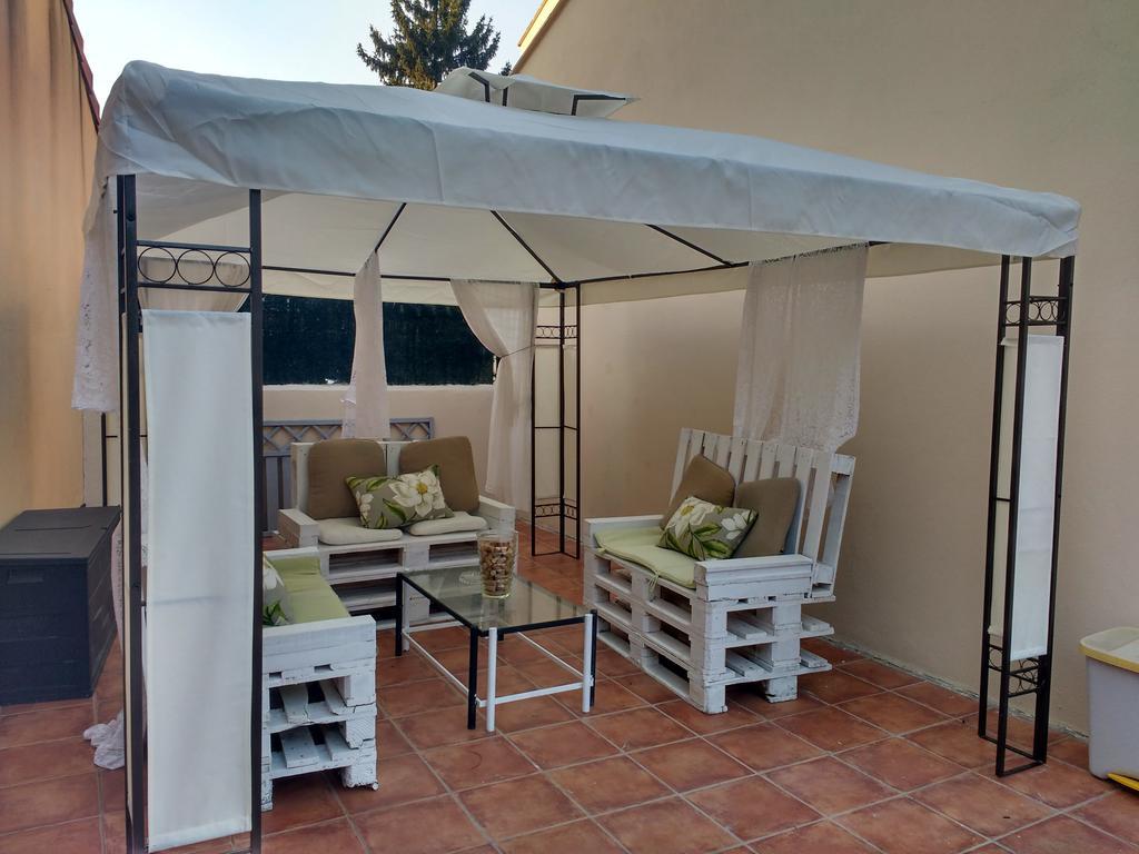 Gasthaus Casa Tau Larrasoana Exterior foto